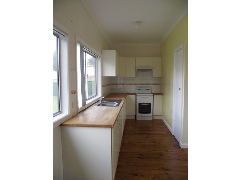 11 Percy Street, Hill Top NSW 2575