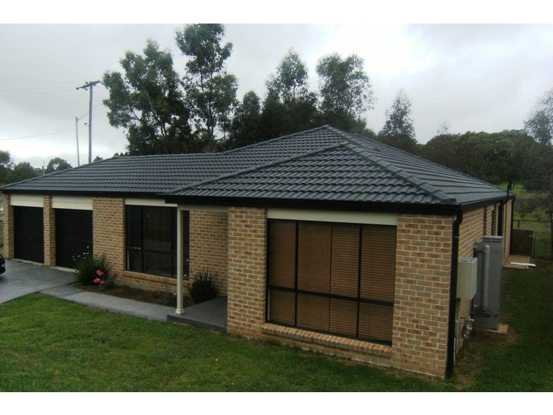 2 Broughton Street, Moss Vale NSW 2577