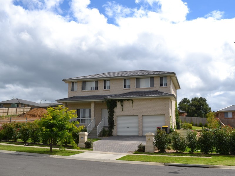 4 Baker Street, Moss Vale NSW 2577
