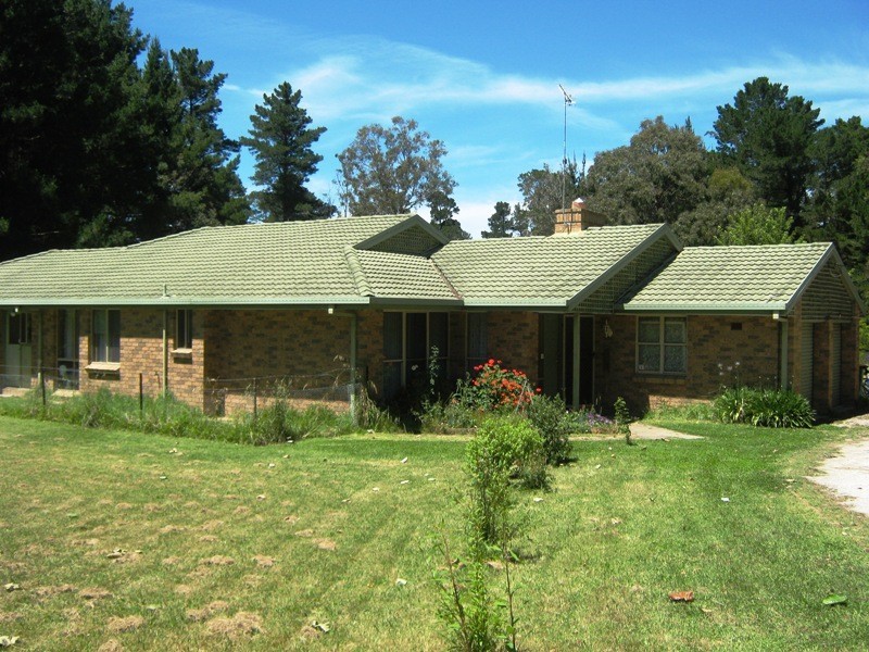 2 Bedford Place, Burradoo NSW 2576