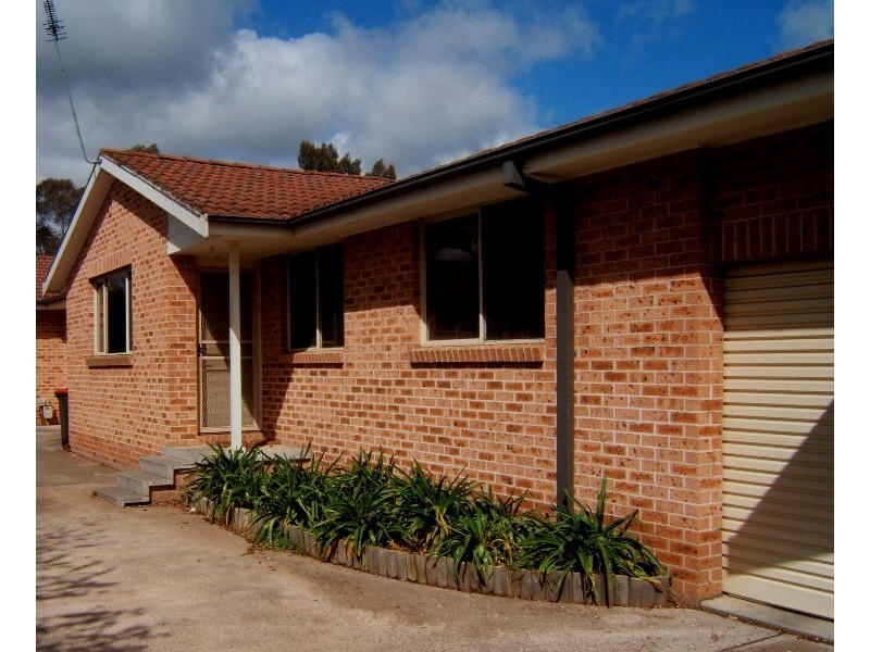 2/10 Koyong Close, Moss Vale NSW 2577