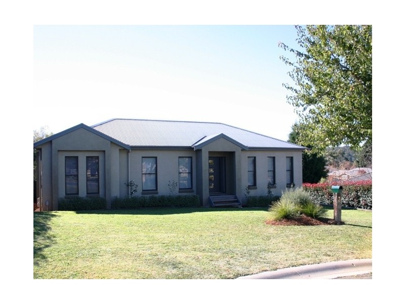 3 Dundee Place, Bowral NSW 2576
