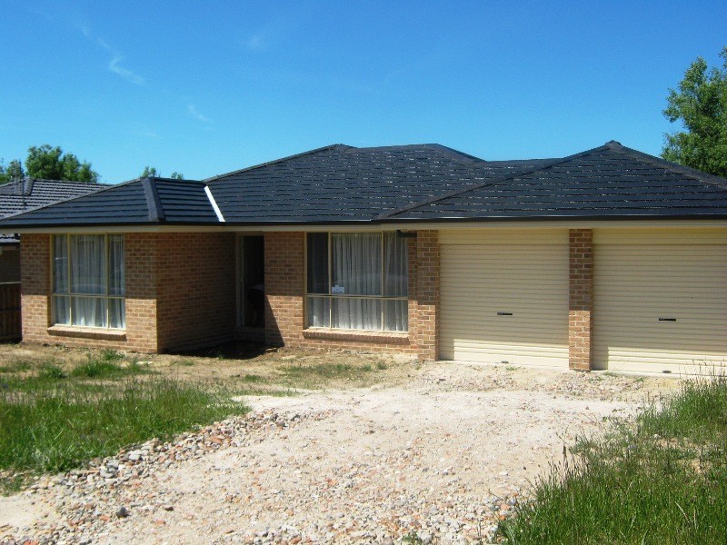 13 Roche Close, Moss Vale NSW 2577