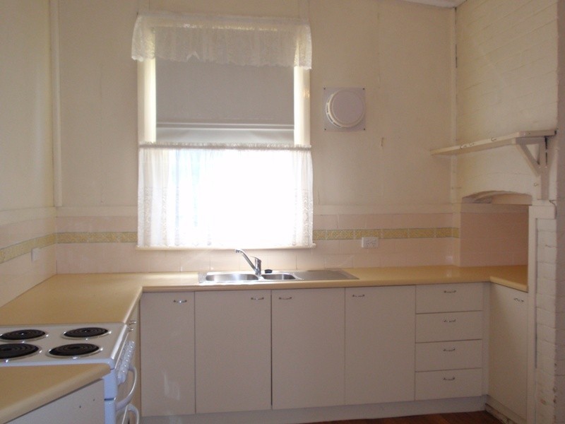 12 Yarrawa Street, Moss Vale NSW 2577