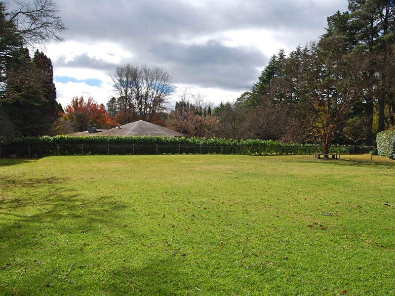 11 Holly Road, Burradoo NSW 2576