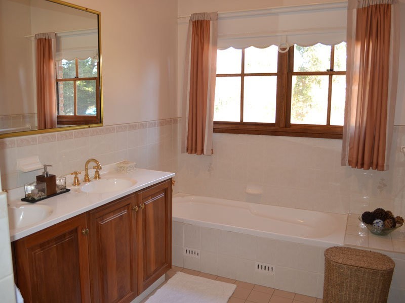 57 Kangaloon Road, Bowral NSW 2576