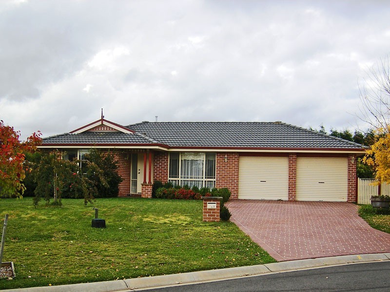 3 Dumfries Place, Bowral NSW 2576