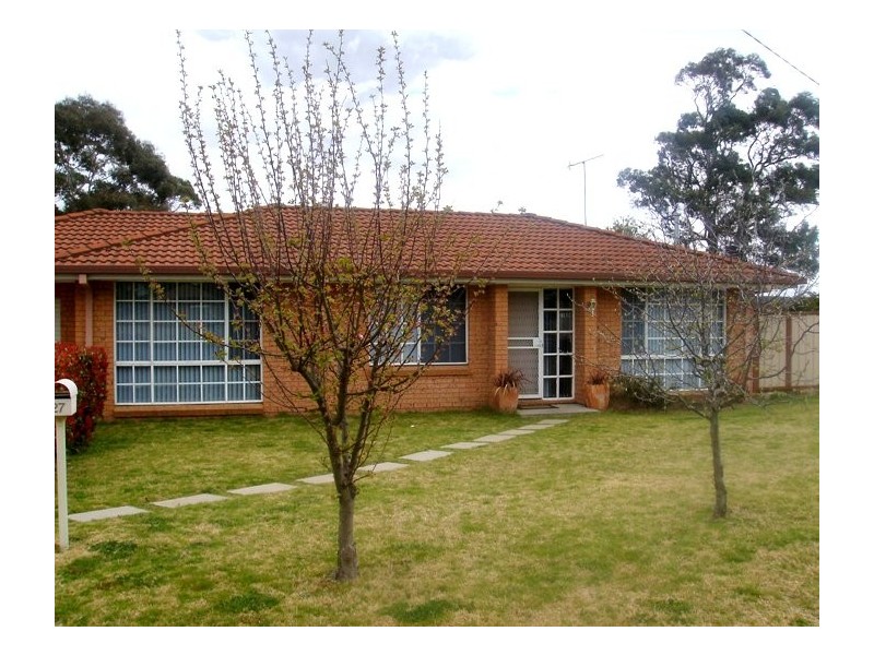 27 Loseby Street, Marulan NSW 2579