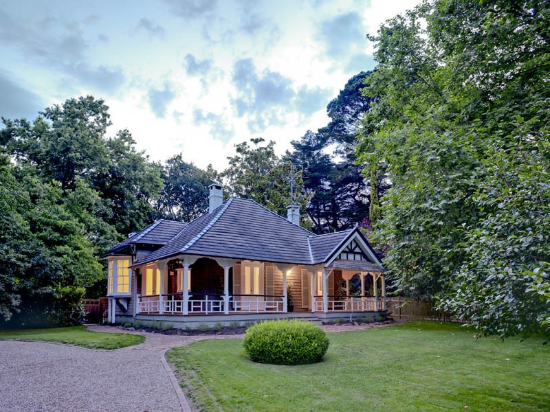 17 Riversdale Avenue, Burradoo NSW 2576