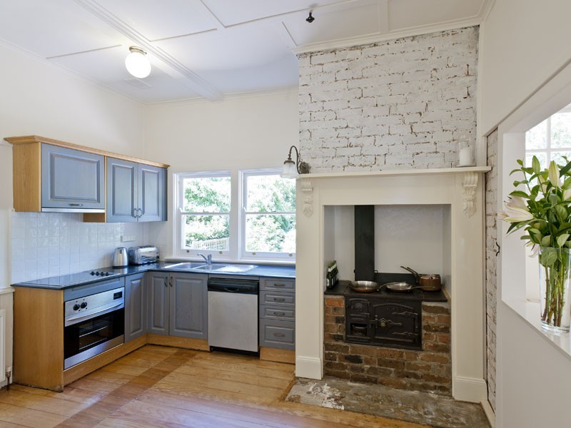 17 Riversdale Avenue, Burradoo NSW 2576