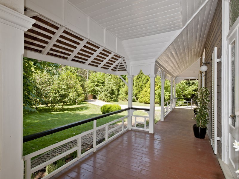 17 Riversdale Avenue, Burradoo NSW 2576