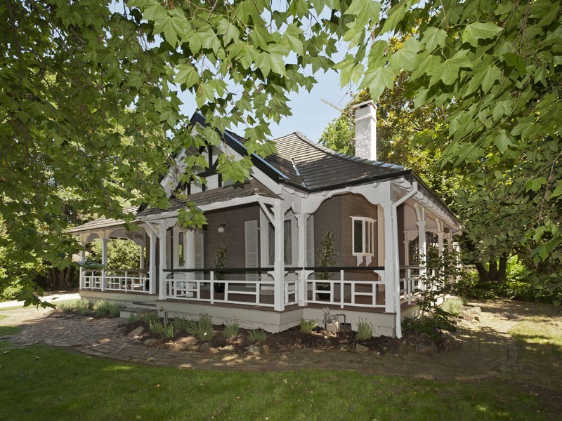 17 Riversdale Avenue, Burradoo NSW 2576