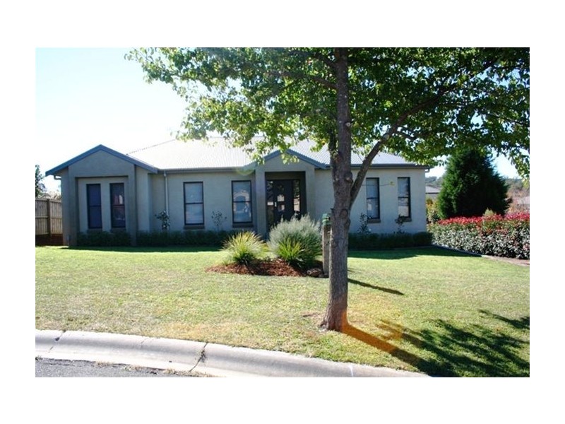 3 Dundee Place, Bowral NSW 2576