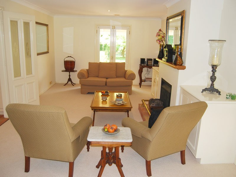 1 Romney Place, Burradoo NSW 2576