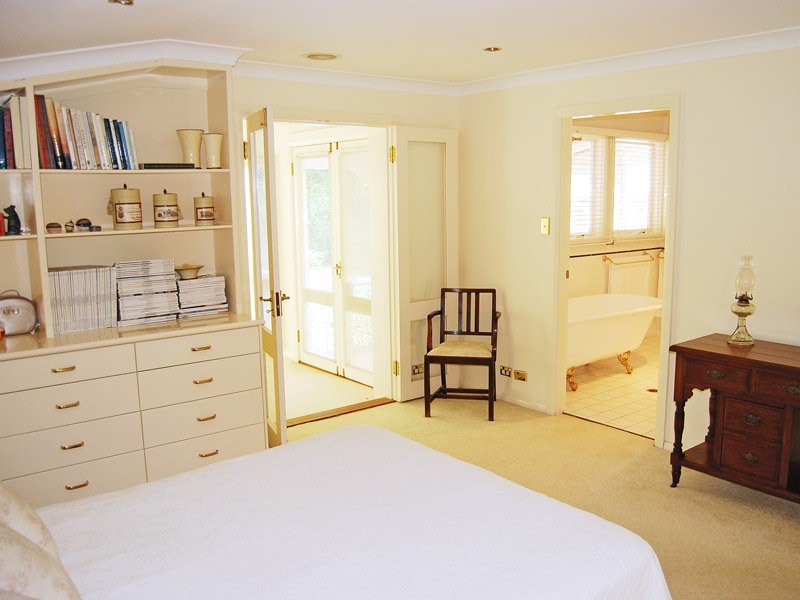 1 Romney Place, Burradoo NSW 2576