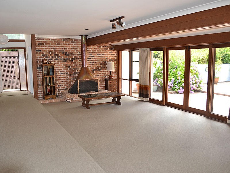 15 Hurlingham Avenue, Burradoo NSW 2576