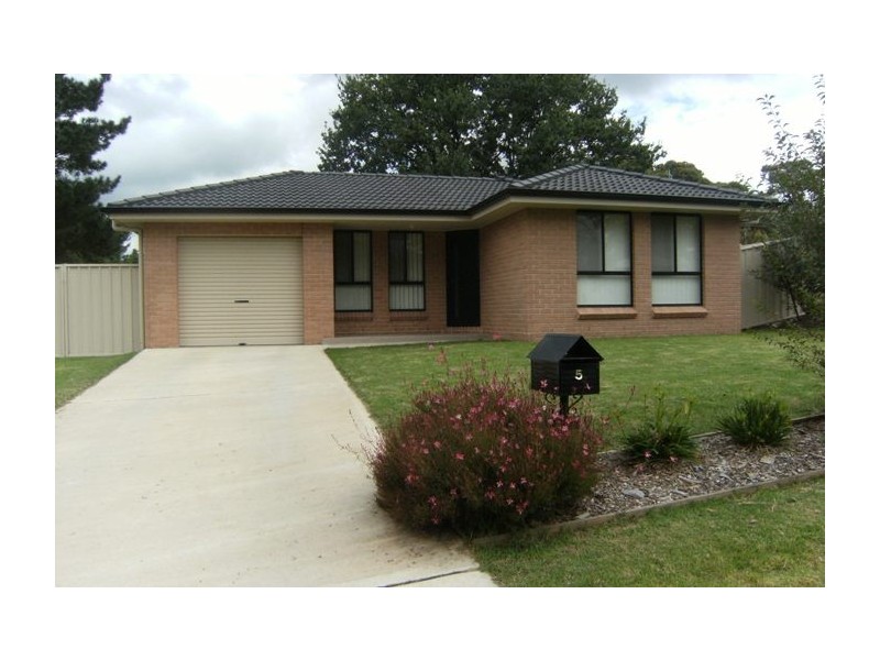 5 Linda Street, Hill Top NSW 2575