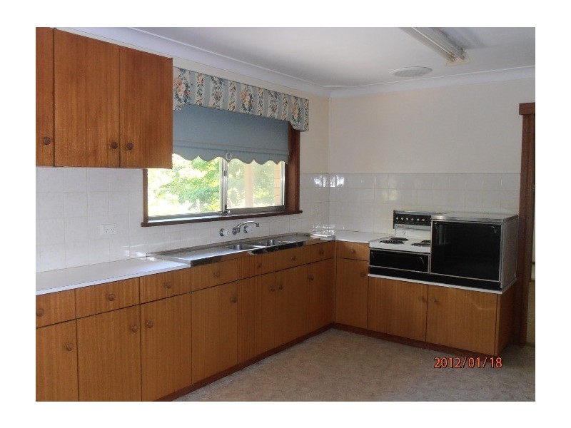 17 Toongoon Road, Burradoo NSW 2576