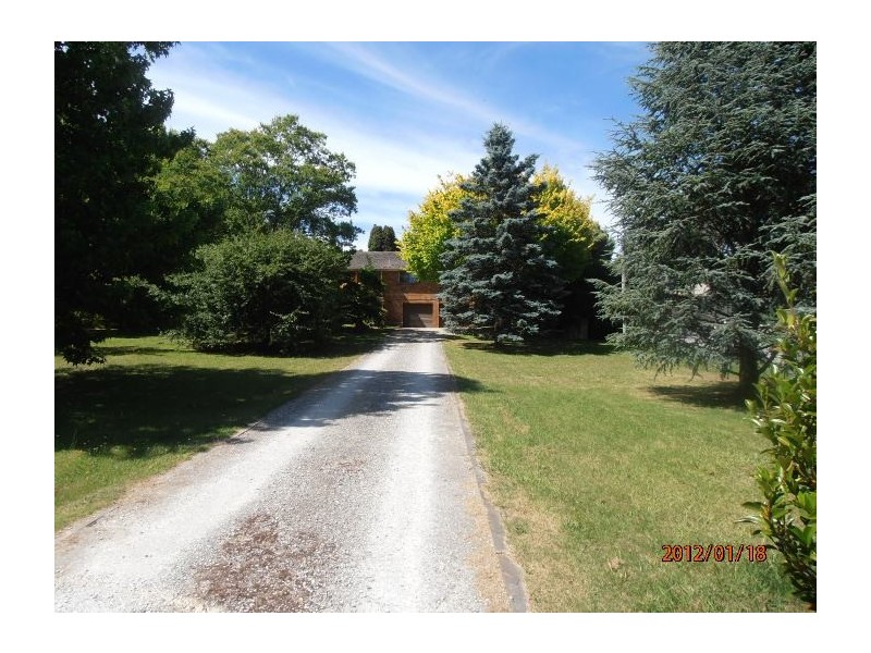 17 Toongoon Road, Burradoo NSW 2576