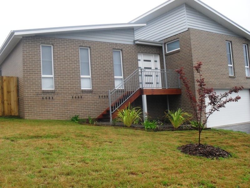 8 Baker Street, Moss Vale NSW 2577