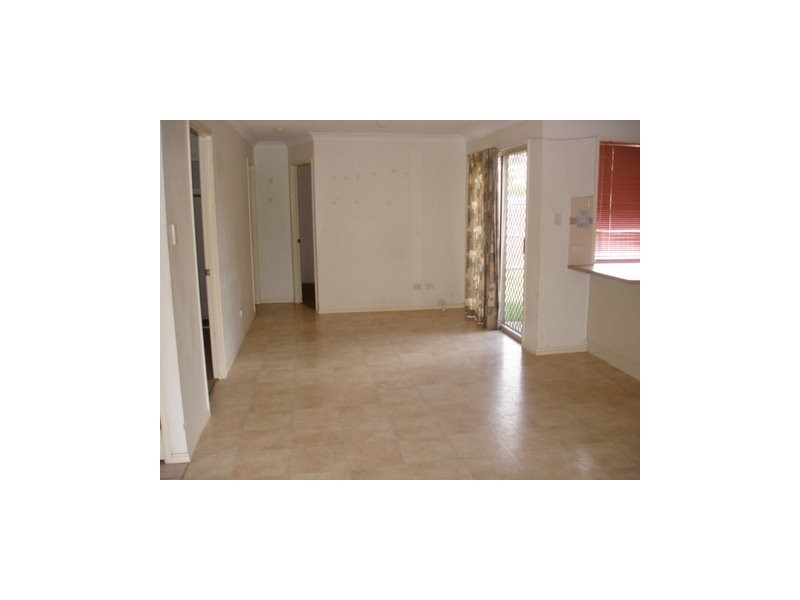 10 Robert South Drive, Crestmead QLD 4132