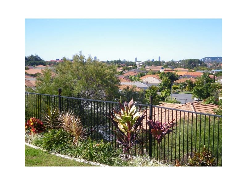 13 Prospect Court, Robina QLD 4226