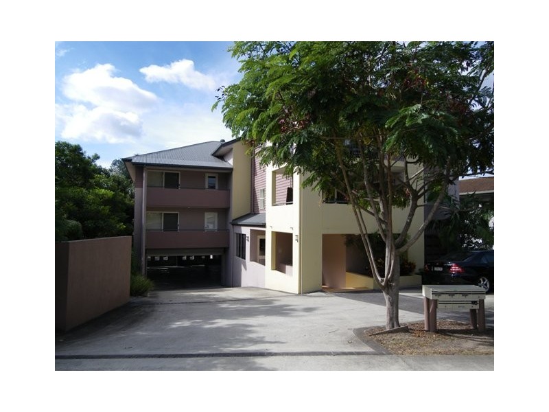 4/24 McLay Street, Coorparoo QLD 4151