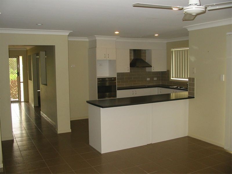 30 Lake Manchester Street, Logan Reserve QLD 4133