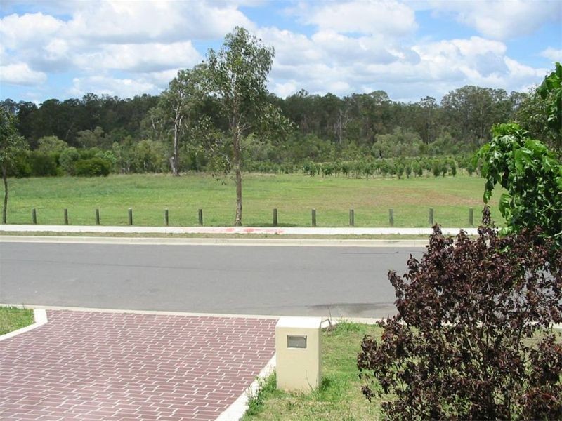 30 Lake Manchester Street, Logan Reserve QLD 4133