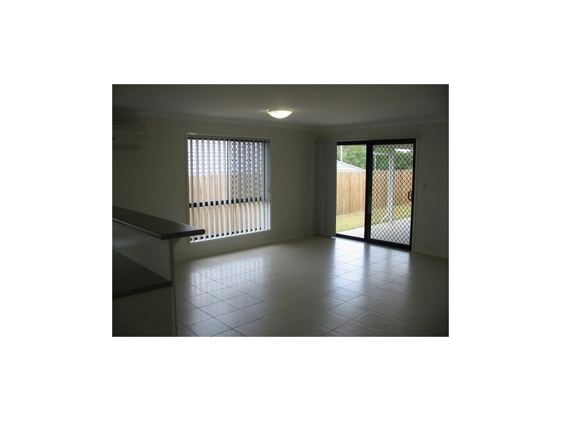 3 Primula Drive, Regents Park QLD 4118