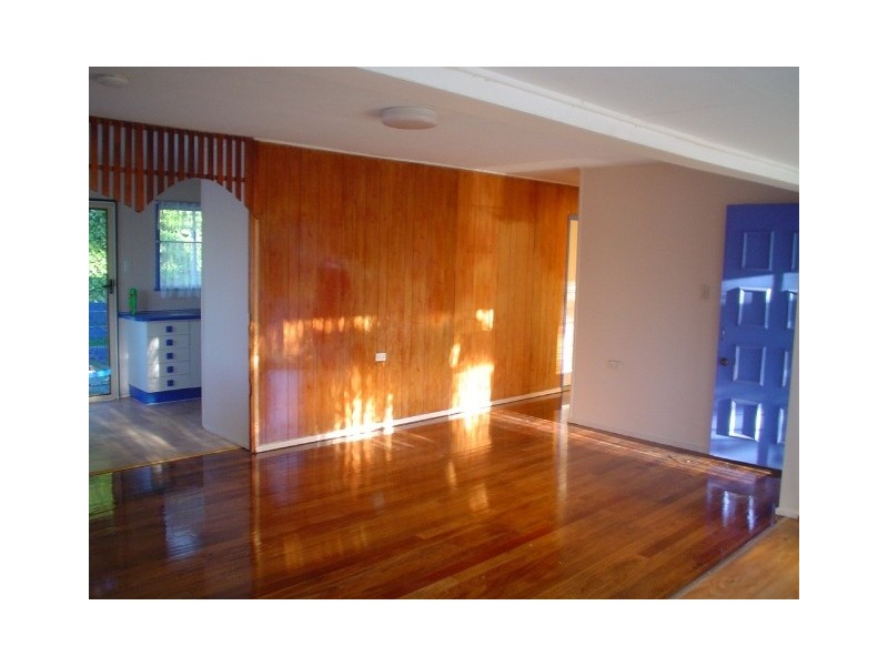 137 North Road, Woodridge QLD 4114