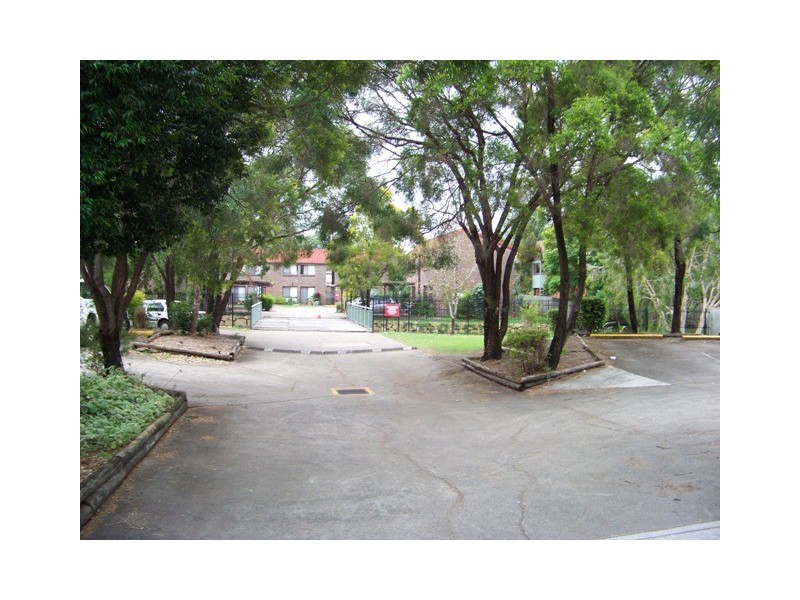 17/41 Defiance Road, Logan Central QLD 4114