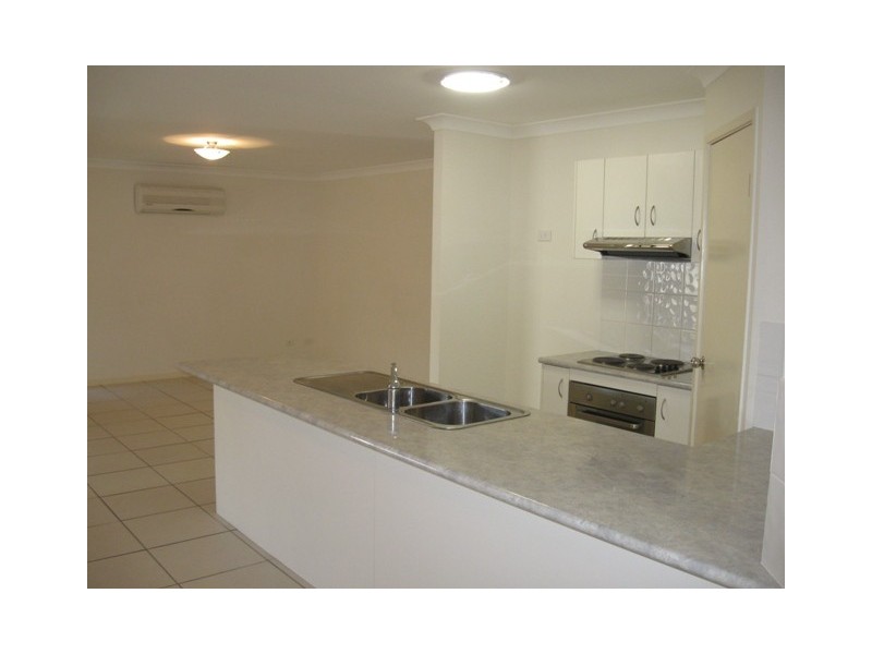 6 Webcke Ave, Crestmead QLD 4132
