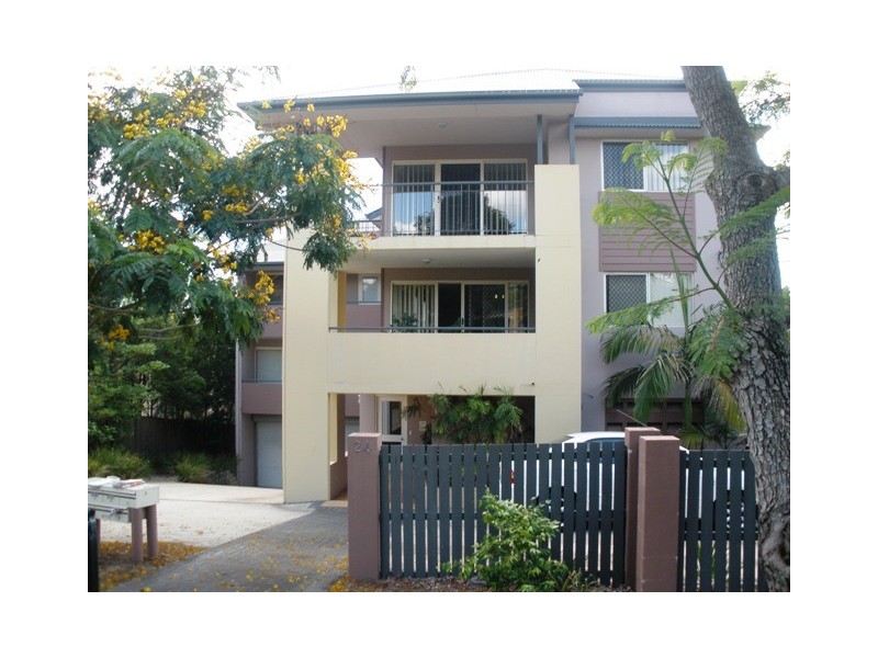 4/24 McLay Street, Coorparoo QLD 4151