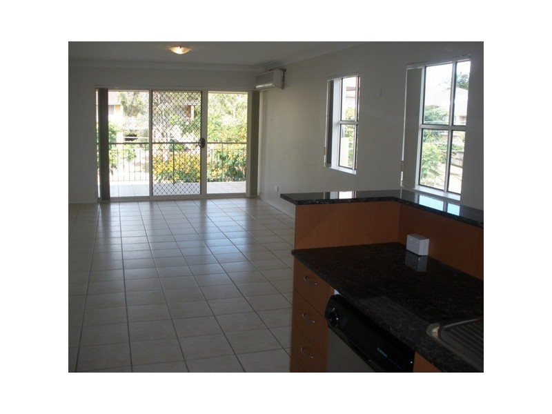 4/24 McLay Street, Coorparoo QLD 4151
