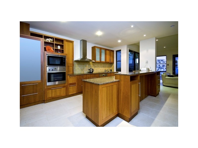 1521 Riverdale Drive, Hope Island QLD 4212