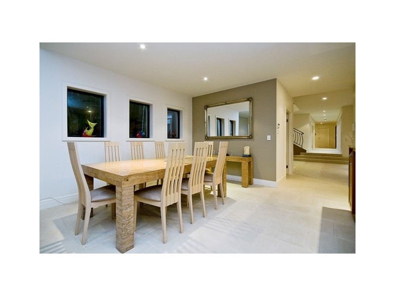 1521 Riverdale Drive, Hope Island QLD 4212