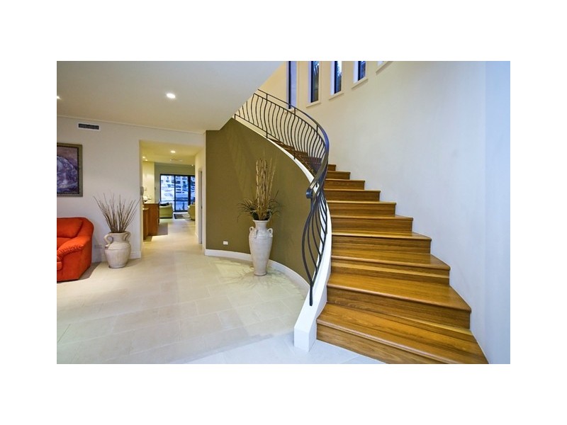 1521 Riverdale Drive, Hope Island QLD 4212