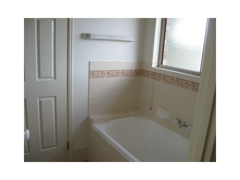 10 Robert South Drive, Crestmead QLD 4132