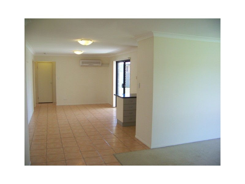 8 Daniella Drive, Marsden QLD 4132