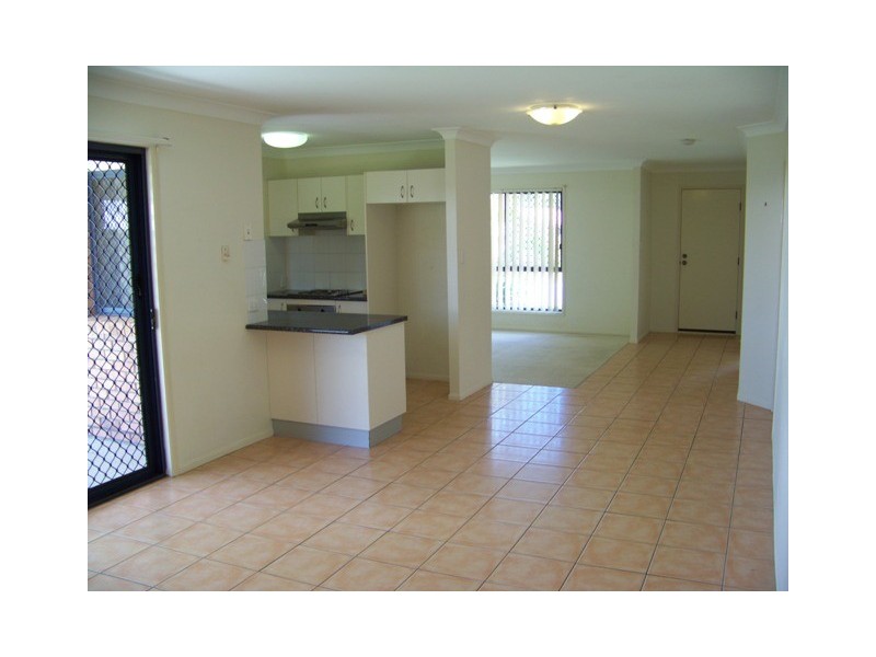 8 Daniella Drive, Marsden QLD 4132