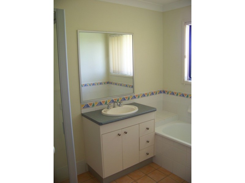 8 Daniella Drive, Marsden QLD 4132