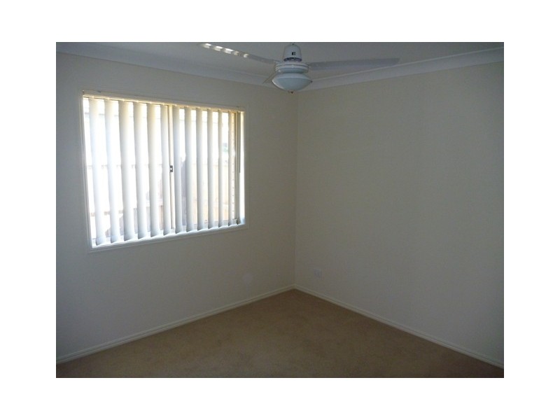 4 Oakvale Avenue, Holmview QLD 4207