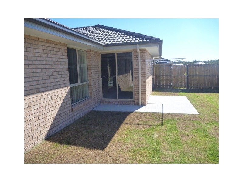 4 Oakvale Avenue, Holmview QLD 4207