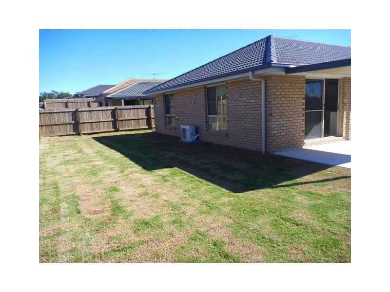 4 Oakvale Avenue, Holmview QLD 4207
