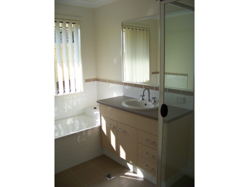 8A Hugo Drive, Beaudesert QLD 4285