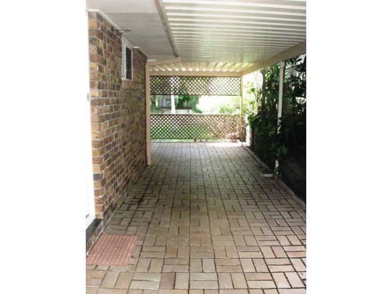 4 Barcrest Court, Crestmead QLD 4132