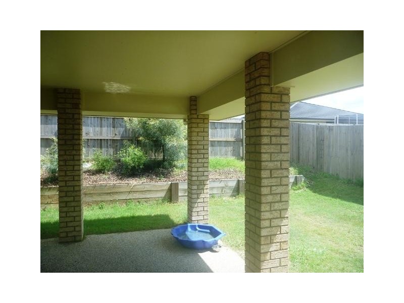 7 Patricia Place, Redbank Plains QLD 4301