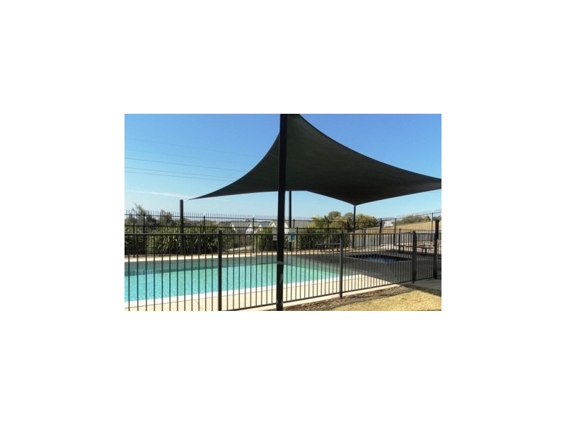 98/1 Sauvignon Pde, Upper Coomera QLD 4209