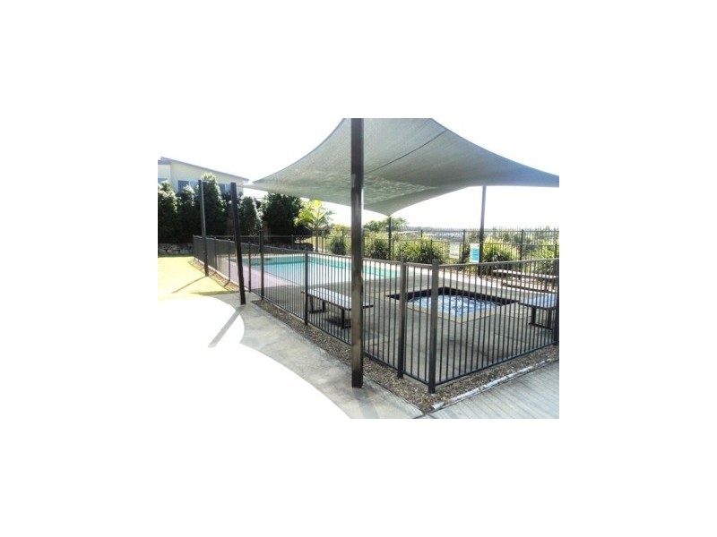 98/1 Sauvignon Pde, Upper Coomera QLD 4209